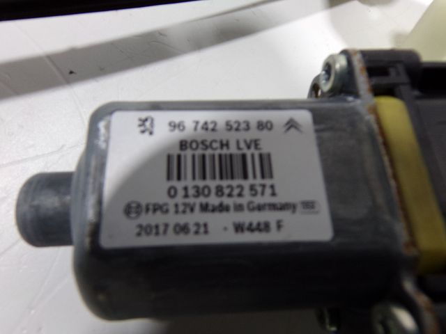 Lève-vitre électrique avant gauche