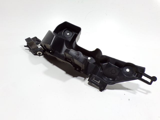 Support droit de pare-choc arrière