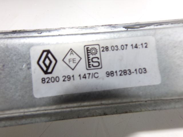 Lève-vitre électrique avant droit