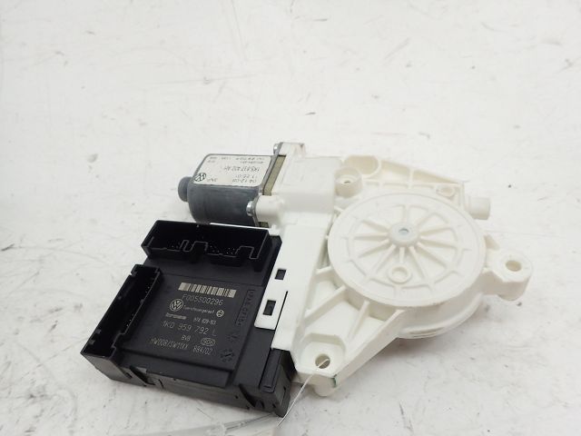 Lève-vitre électrique avant droit