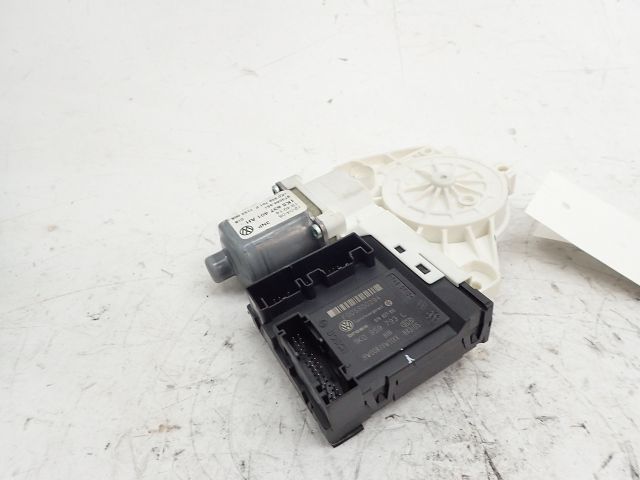 Lève-vitre électrique avant gauche