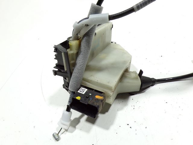 Serrure de porte arrière droite