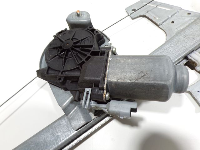 Lève-vitre électrique avant gauche