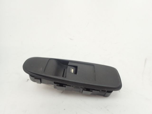 Commande lève-vitre avant droit