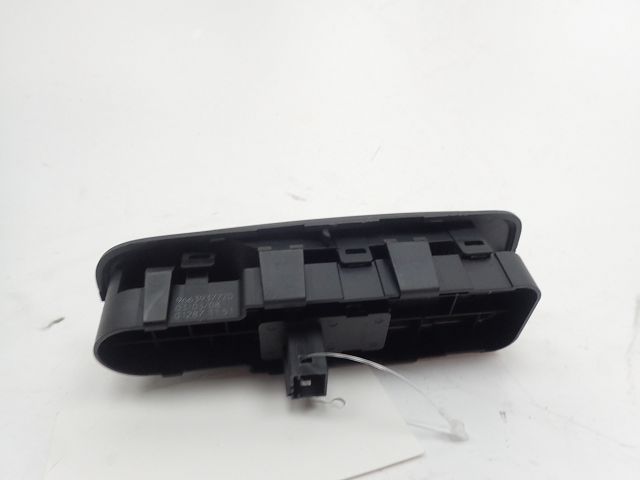 Commande lève-vitre avant droit