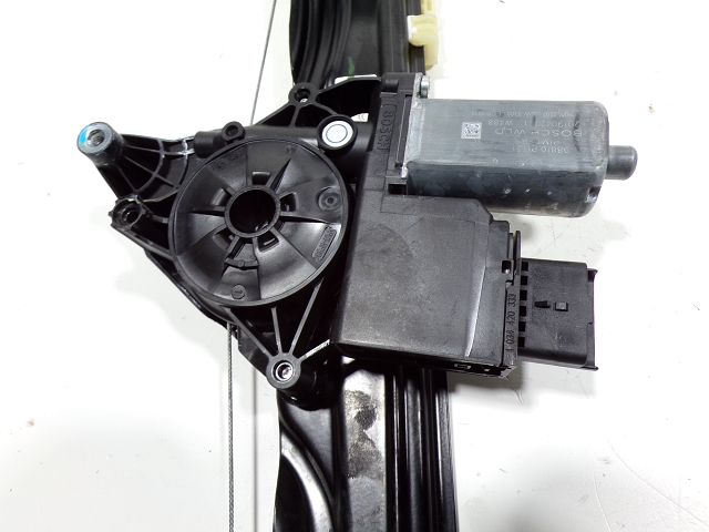 Lève-vitre électrique avant droit