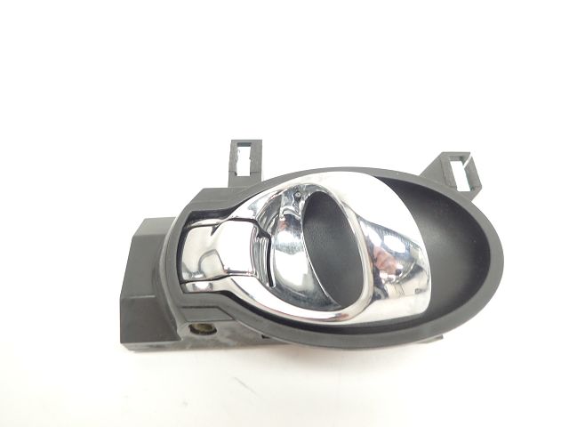 Poignee interieure porte avant droite