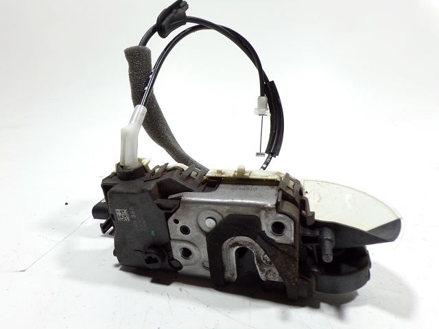 Serrure de porte avant gauche