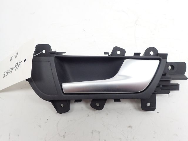 Poignée intérieure porte avant droite