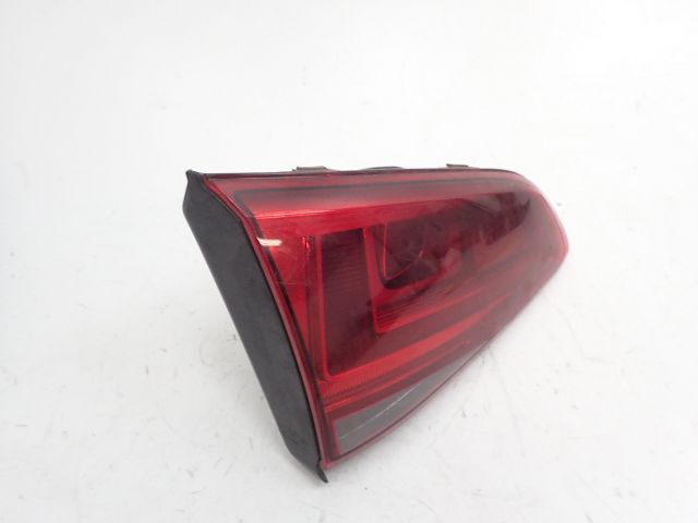 Feu arrière intérieur droit