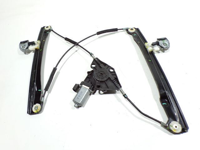 Lève-vitre électrique avant droit