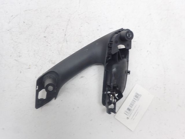 Poignée intérieure porte avant gauche