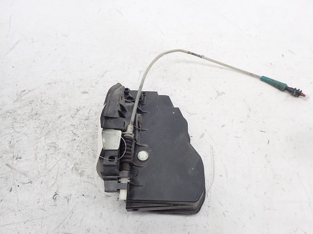 Serrure de porte arrière droite