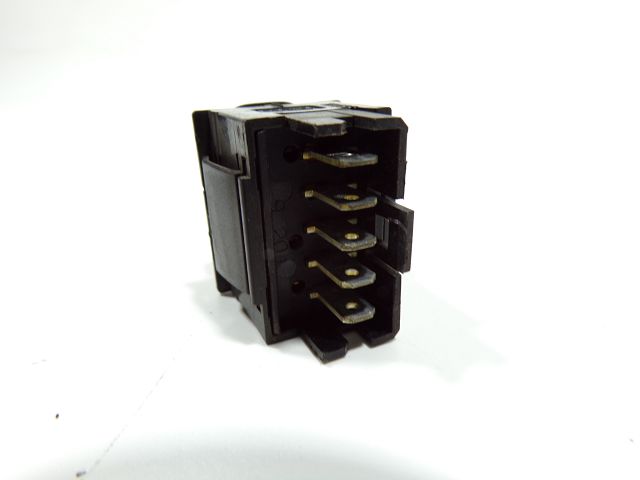 Commande lève-vitre avant droit