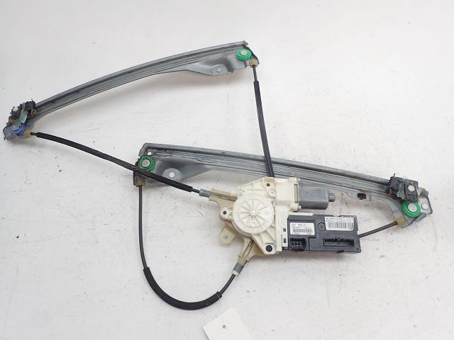 Lève-vitre électrique avant gauche