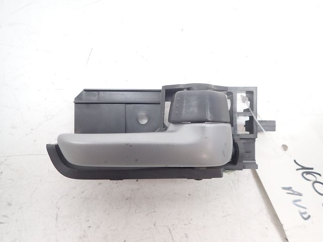 Poignee interieure porte avant droite