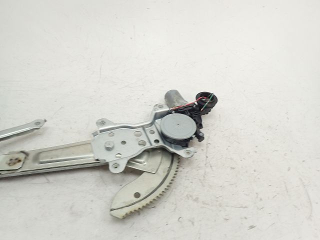 Lève-vitre électrique avant gauche