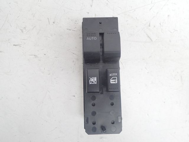 Commande lève-vitre avant gauche