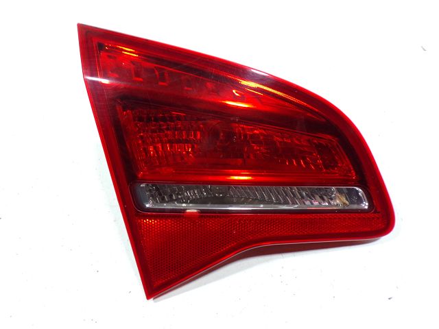 Feu arrière intérieur gauche