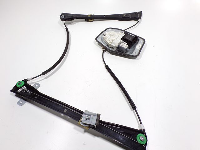 Lève-vitre électrique avant gauche