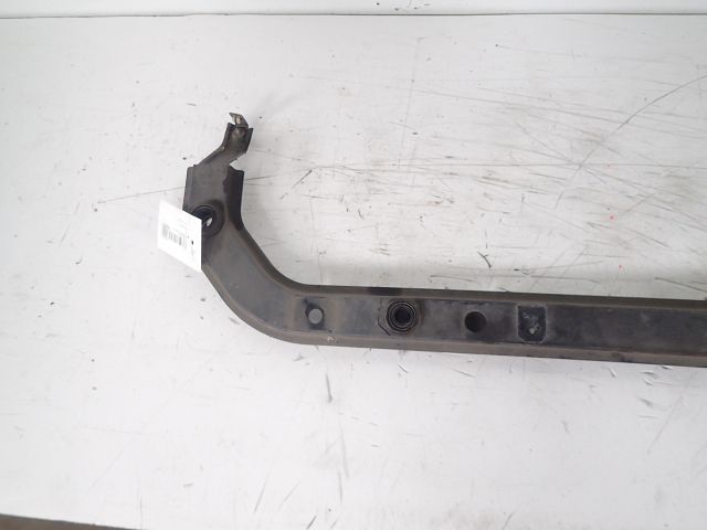 Traverse inférieure armature avant