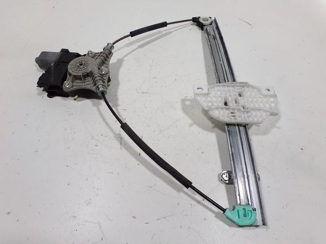 Lève-vitre électrique avant gauche