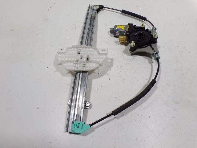 Lève-vitre électrique avant droit