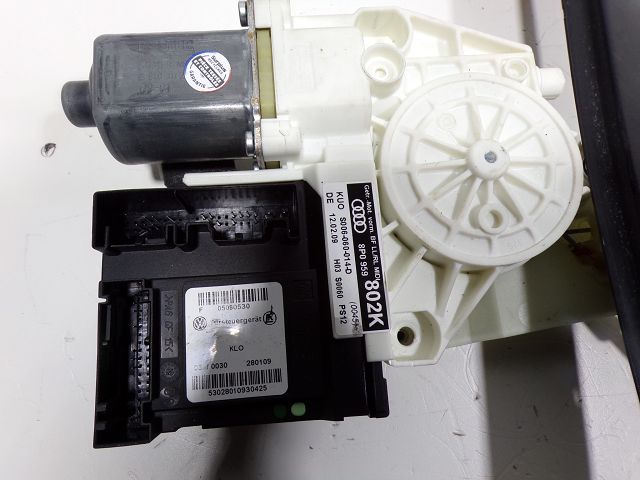 Lève-vitre électrique avant droit