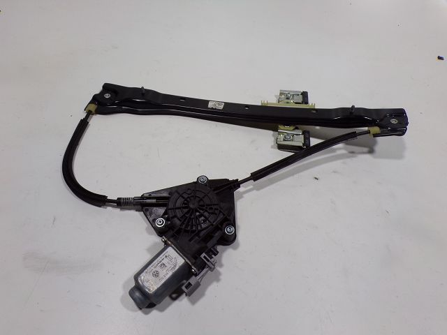 Lève-vitre électrique avant gauche