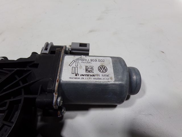 Lève-vitre électrique avant gauche