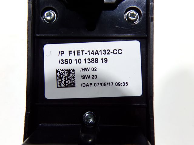 Commande lève-vitre avant gauche