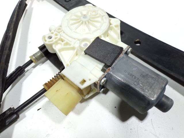 Lève-vitre électrique avant gauche