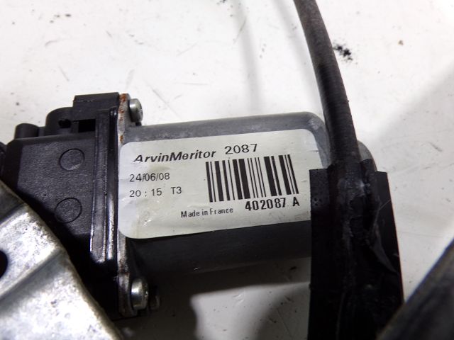 Lève-vitre électrique avant gauche