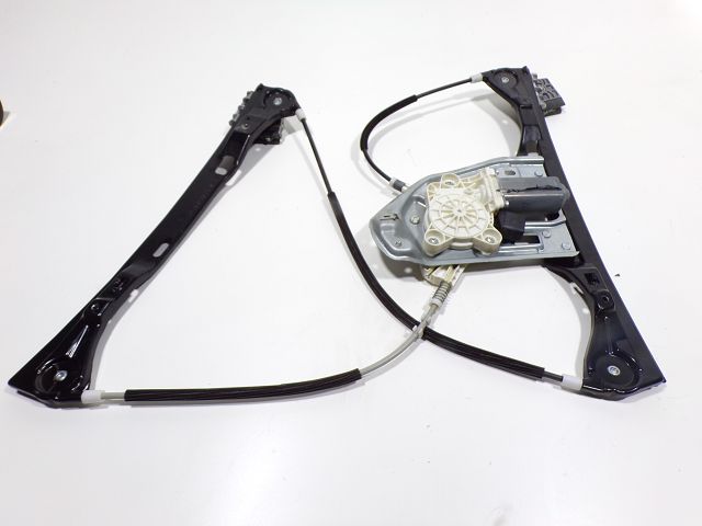 Lève-vitre électrique avant droit