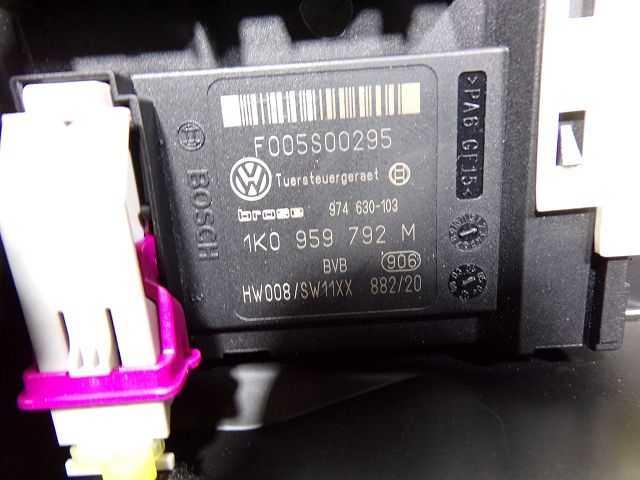 Lève-vitre électrique avant droit