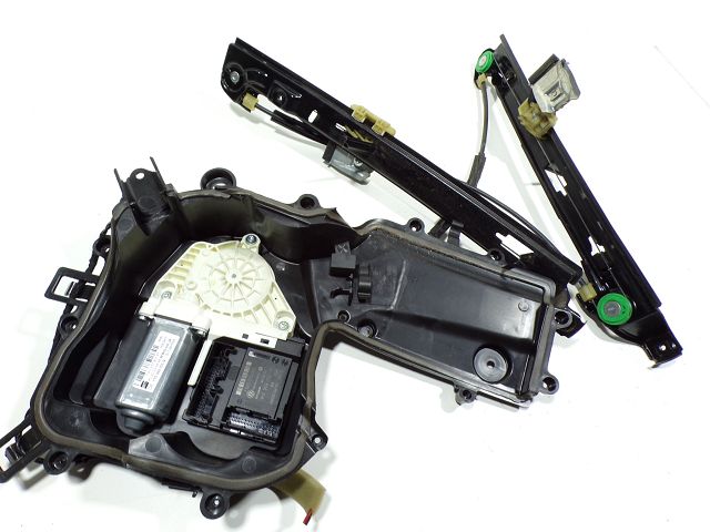 Lève-vitre électrique avant gauche