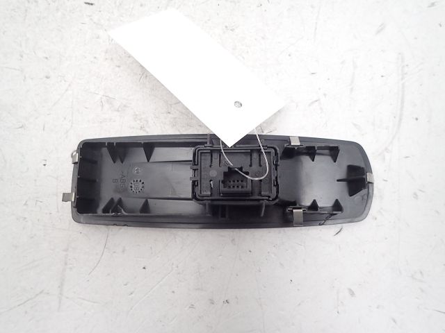 Commande lève-vitre avant droit