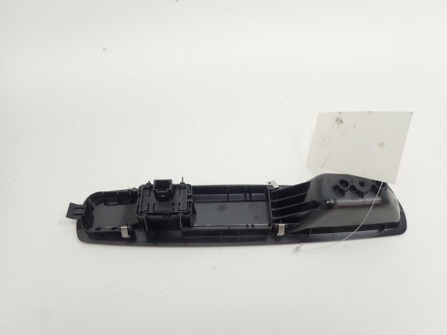 Commande lève-vitre avant droit