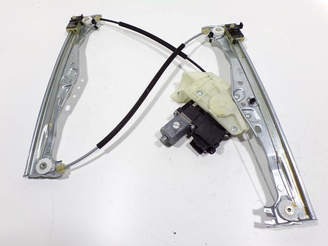 Lève-vitre électrique avant droit