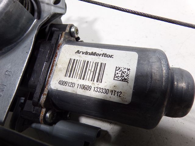 Lève-vitre électrique avant droit