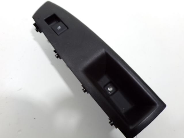 Commande lève-vitre arrière gauche