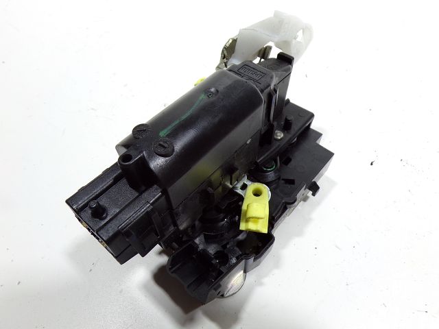 Serrure de porte arrière gauche