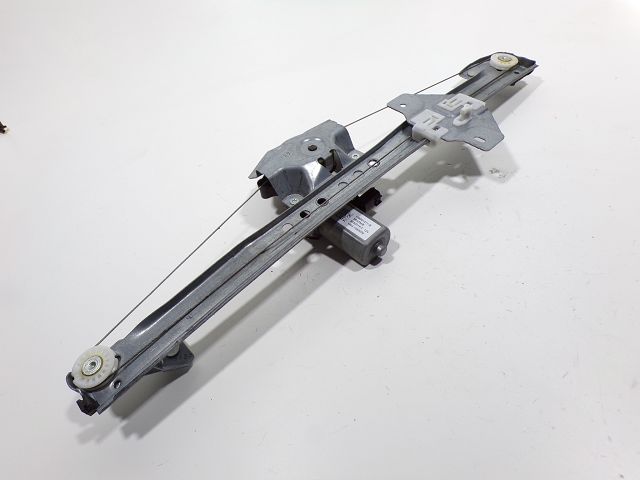 Lève-vitre électrique avant droit