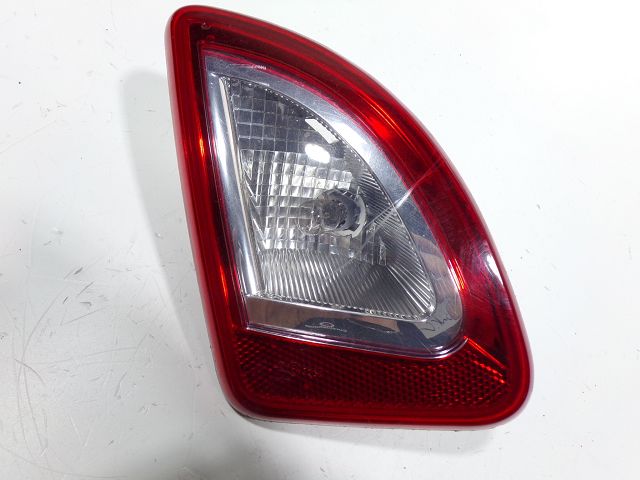 Feu arrière intérieur gauche