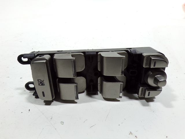 Commande lève-vitre avant gauche