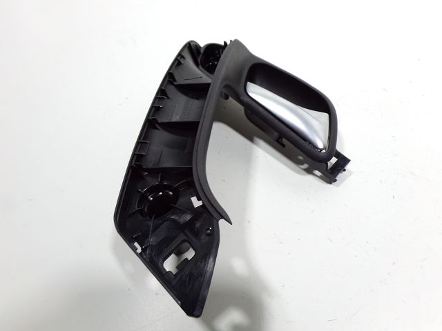 Poignée intérieure porte avant droite