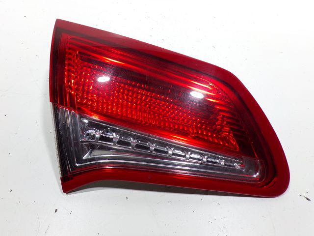 Feu arrière intérieur gauche