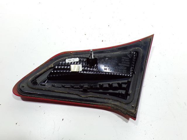 Feu arrière intérieur gauche