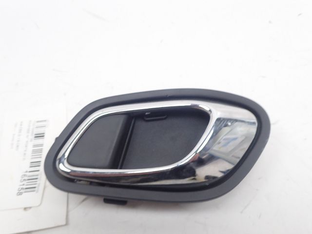 Poignee interieure porte avant droite