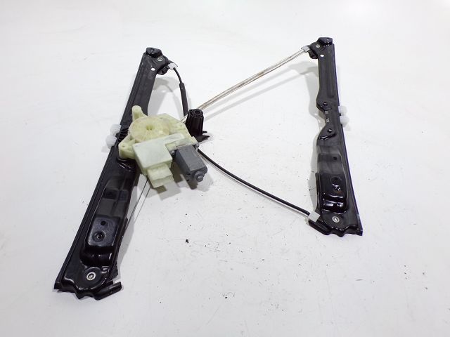 Lève-vitre électrique avant droit